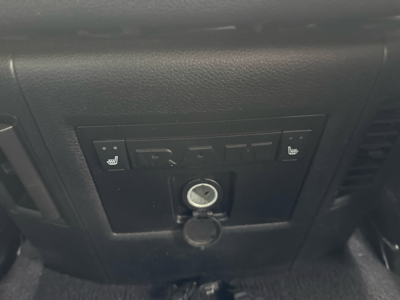 Used 2016 RAM 2500 Limited image 30