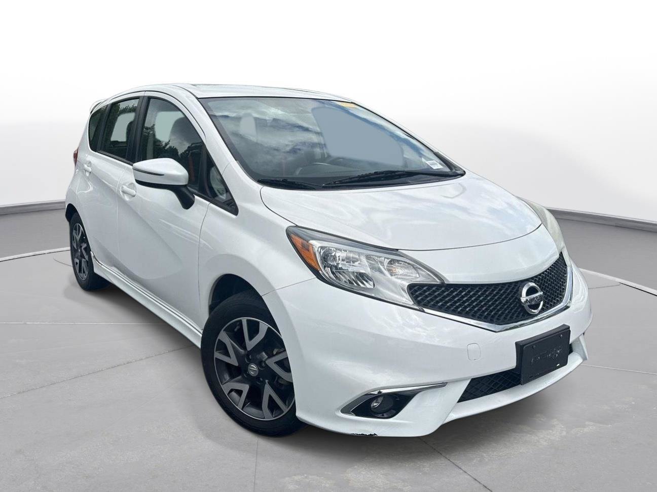 Used 2016 Nissan Versa Note SR FWD image 4