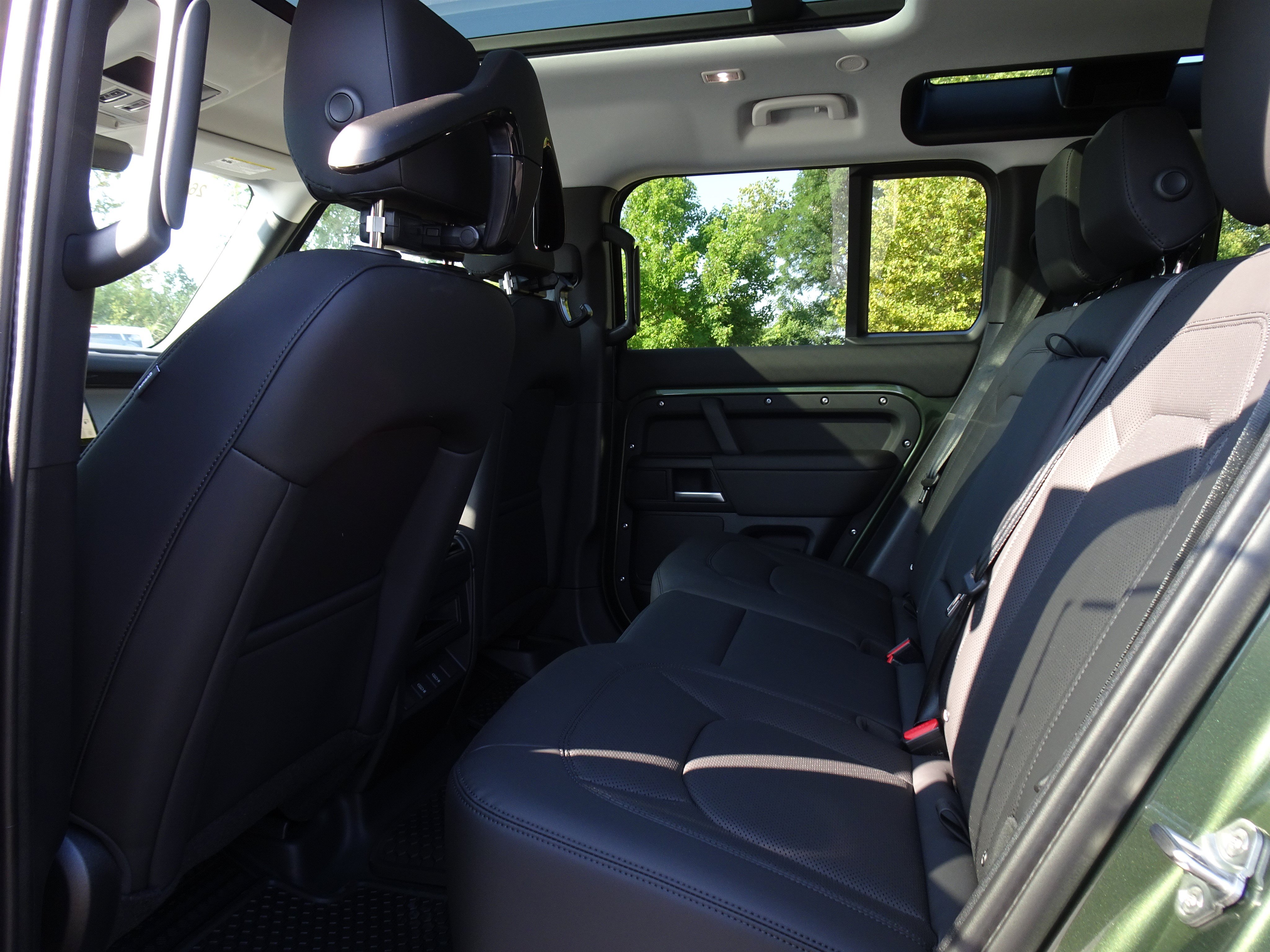 New 2026 Land Rover Defender 110 S AWD/4WD image 23