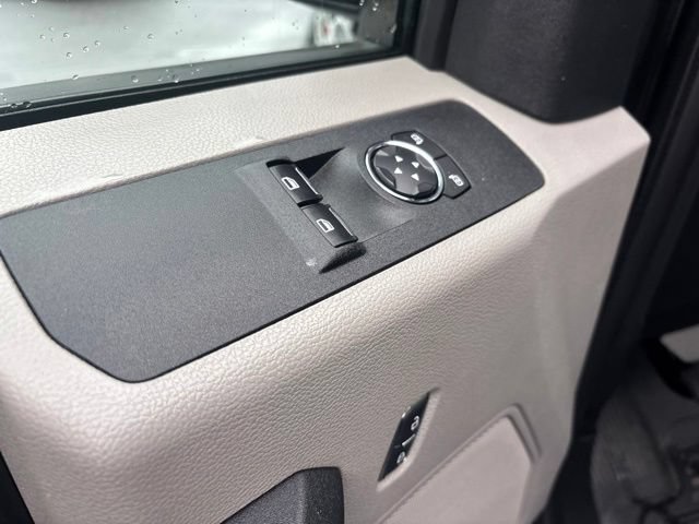 Used 2018 Ford F250 XL w/ Power Equipment Group AWD/4WD image 10