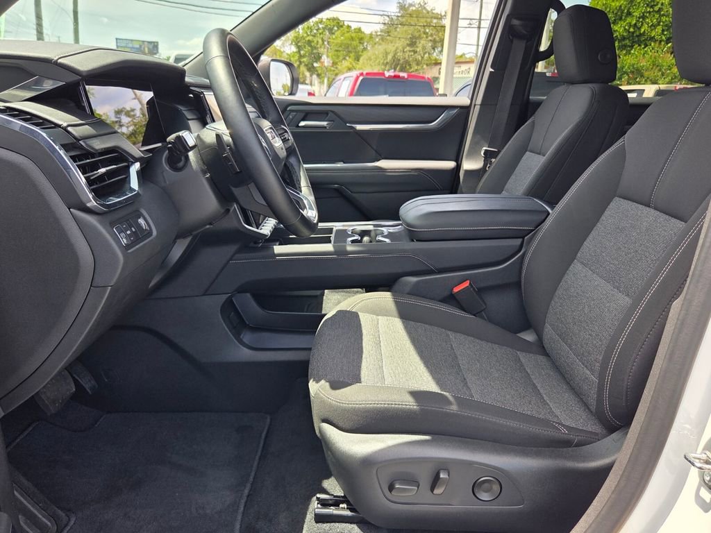 Used 2025 GMC Acadia Elevation FWD image 10