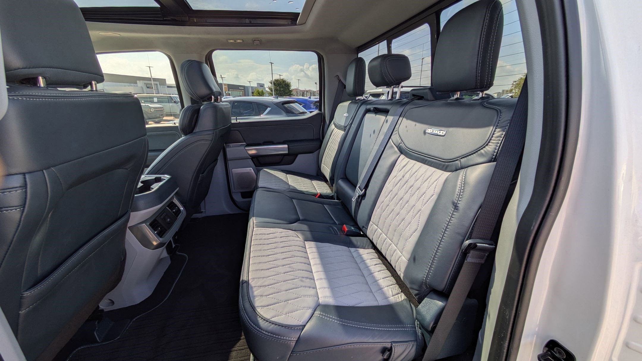 Used 2024 Ford F250 Limited w/ FX4 Off-Road Package image 29