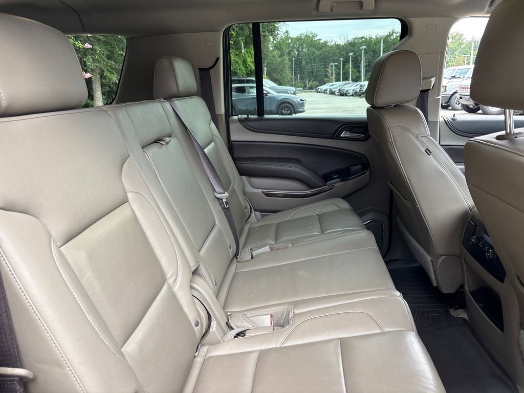 Used 2018 Chevrolet Suburban LT RWD image 29