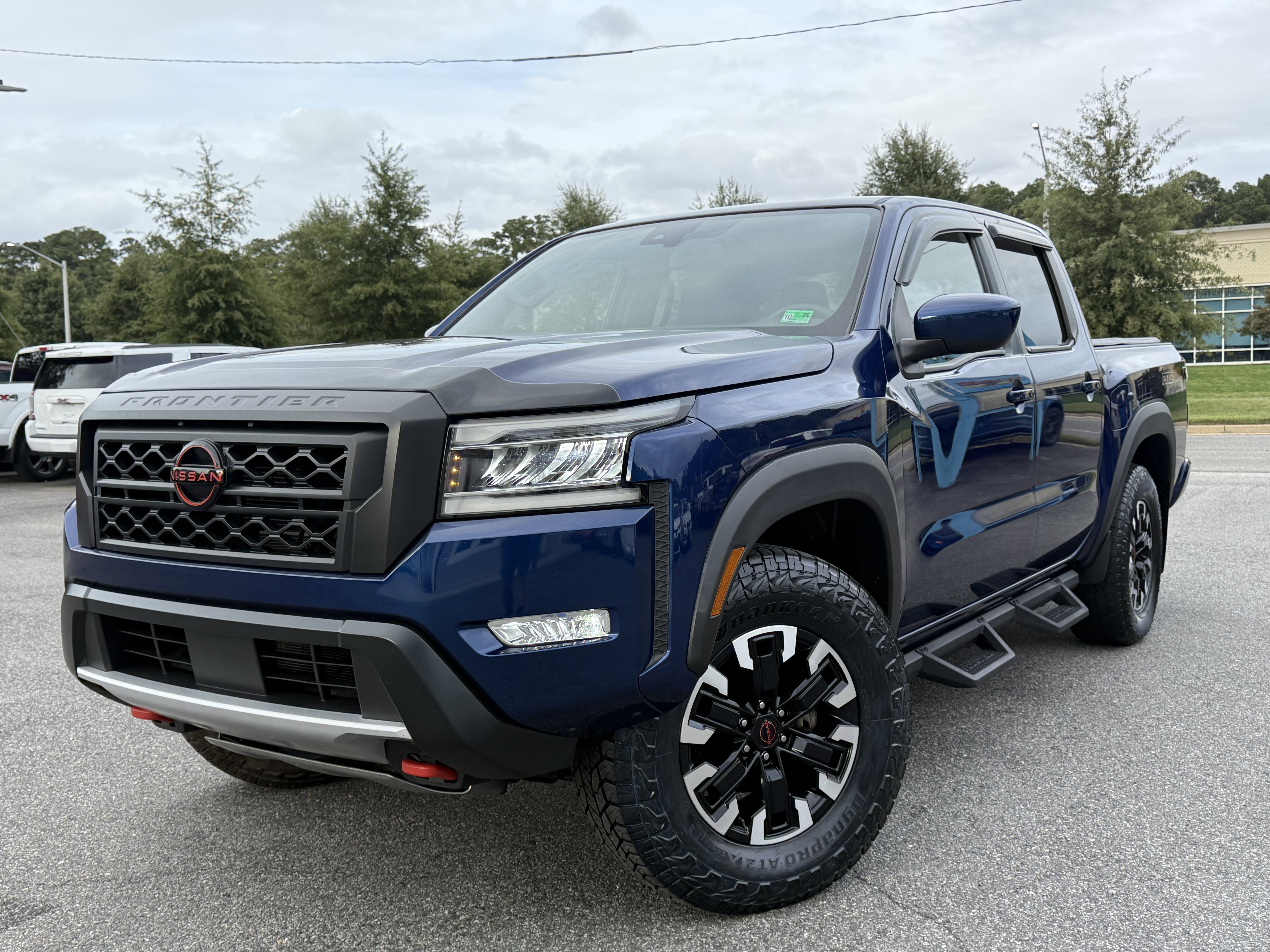 Used 2022 Nissan Frontier PRO-4X w/ Off-Road Protection Package image 1