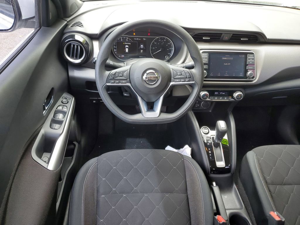 Used 2020 Nissan Kicks SV w/ Exterior Package image 13