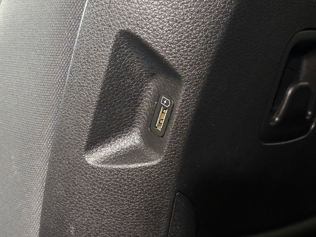 Used 2022 Kia Carnival LX FWD image 33