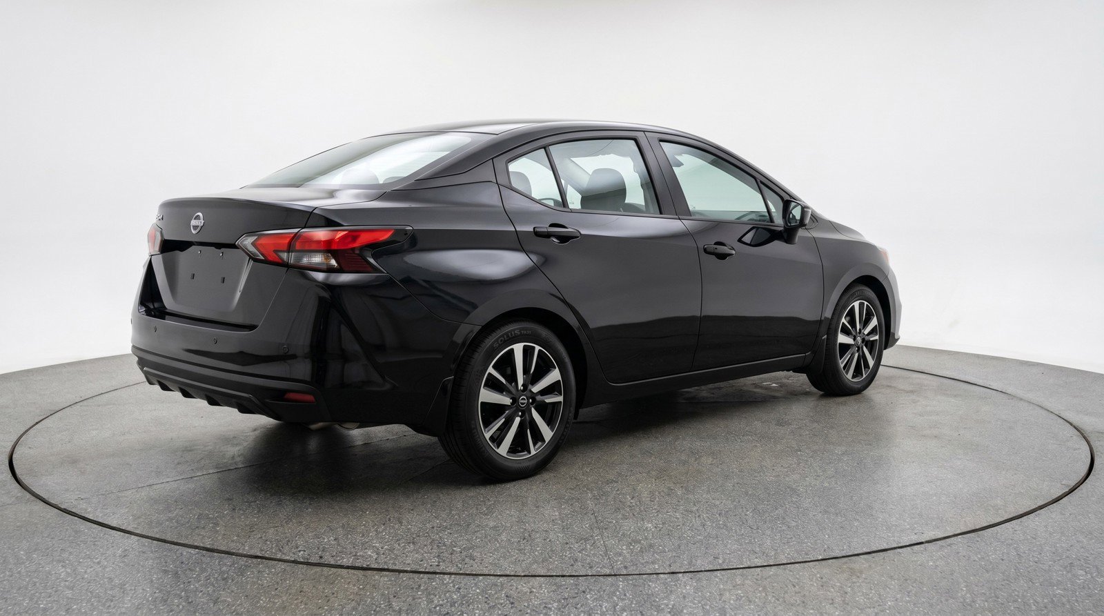 Used 2025 Nissan Versa SV image 9