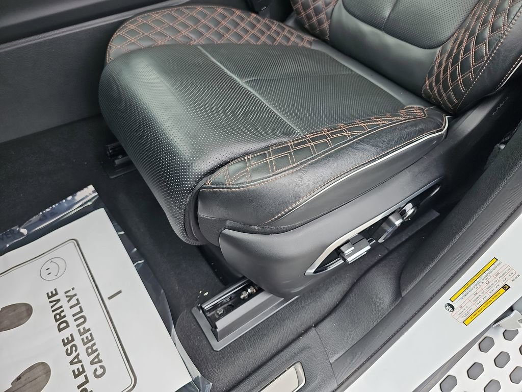 Used 2023 Jeep Grand Cherokee Summit image 33