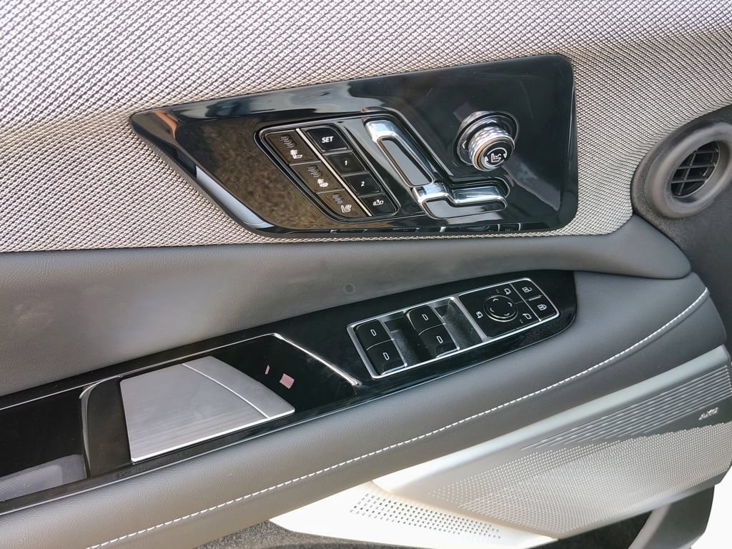 New 2027 Cadillac Optiq Premium Luxury AWD/4WD image 19
