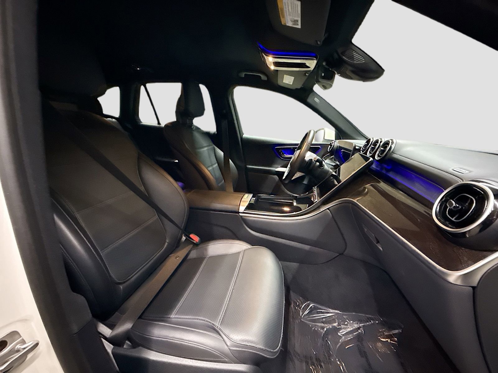 Used 2024 Mercedes-Benz GLC 300 4MATIC image 29