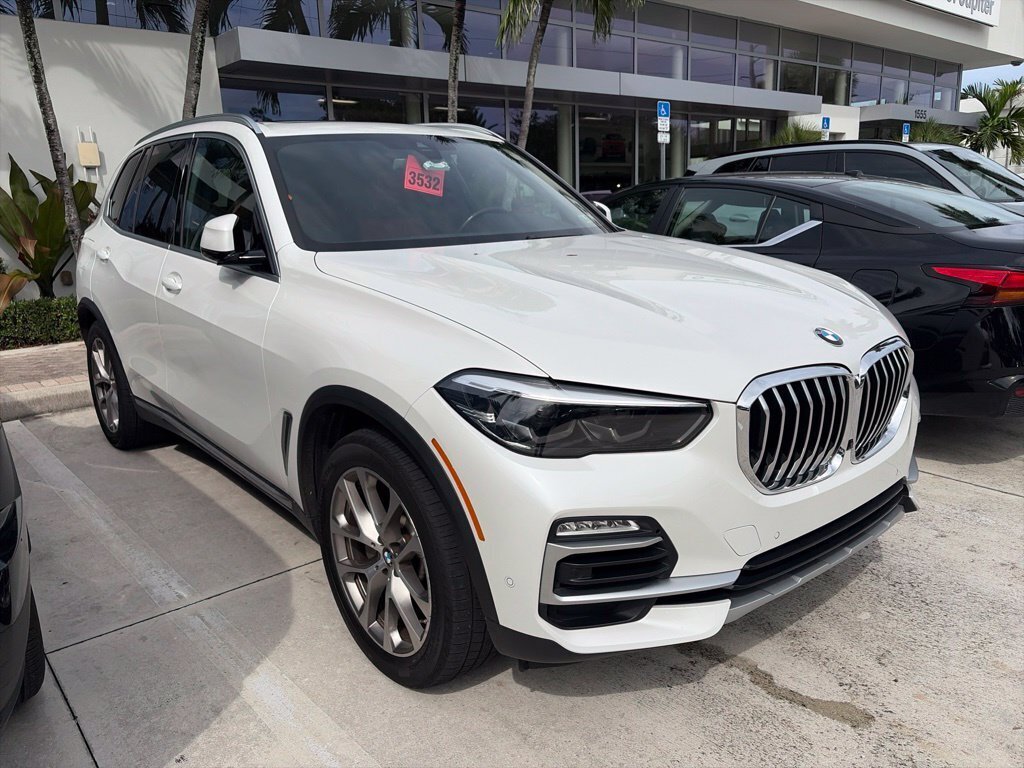 Used 2021 BMW X5 xDrive40i w/ Premium Package 3 AWD/4WD image 1