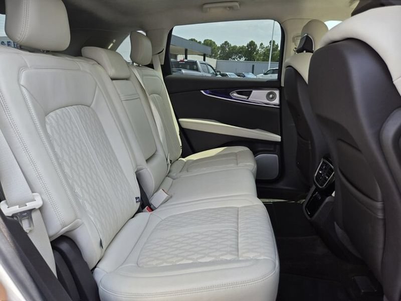 Used 2023 Lincoln Nautilus Black Label AWD/4WD image 19