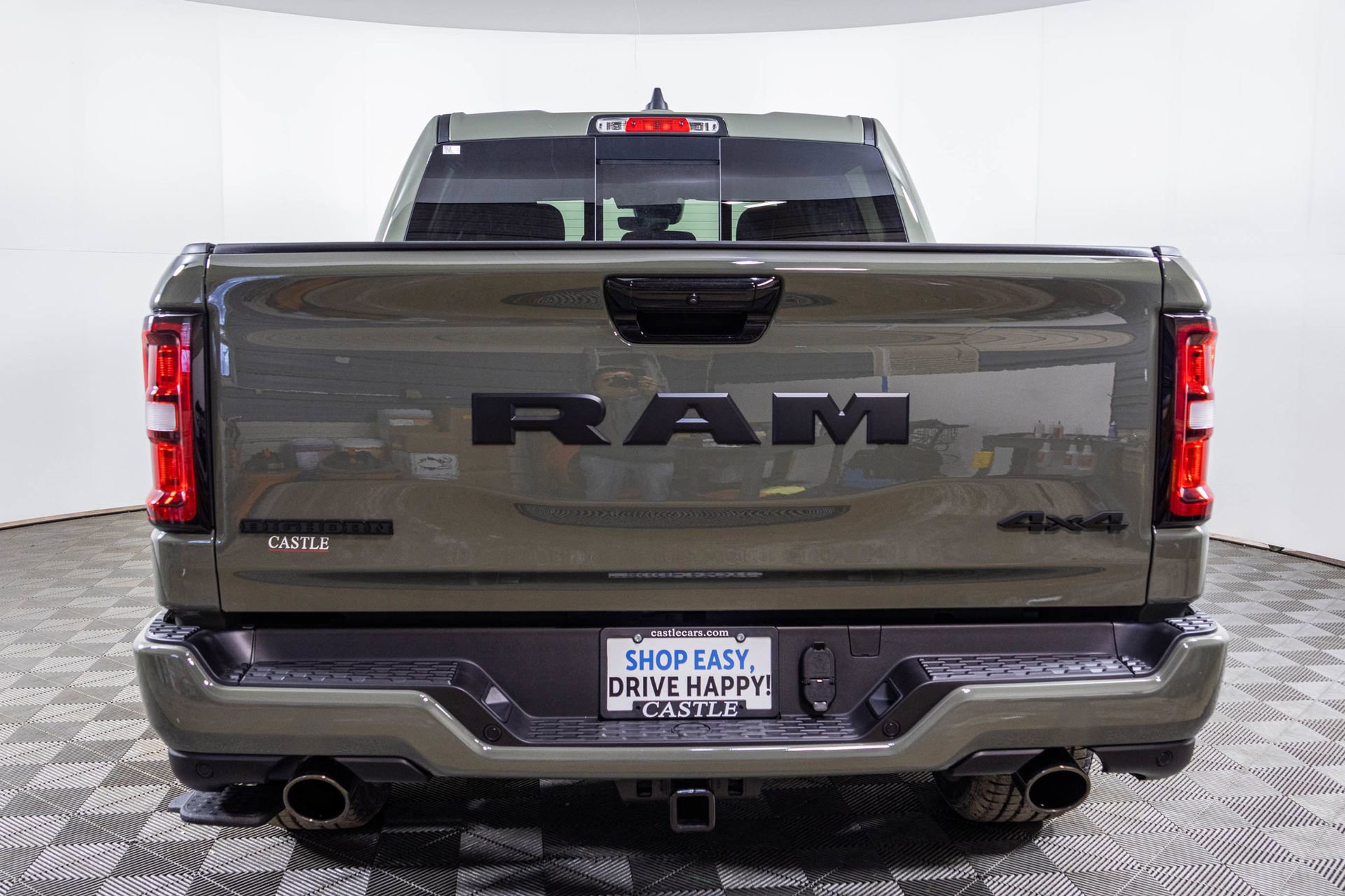 New 2026 RAM 1500 4x4 Crew Cab image 15