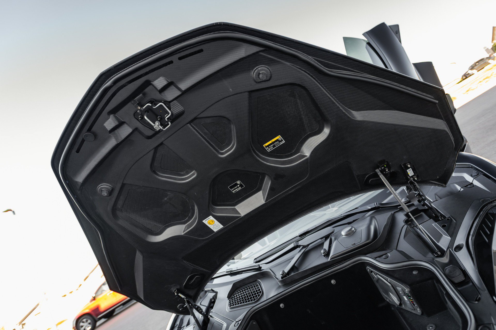 Used 2025 Lamborghini Revuelto AWD/4WD image 82