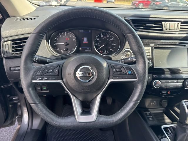 Used 2019 Nissan Rogue SV w/ Premium Package image 19