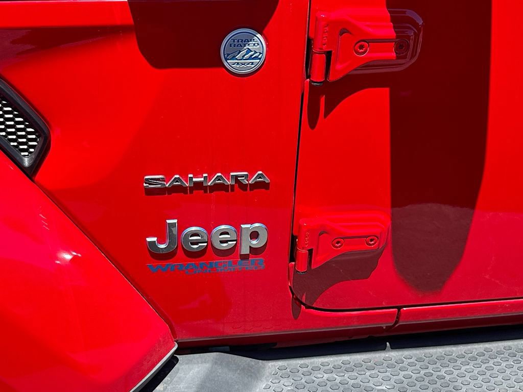 Used 2022 Jeep Wrangler Unlimited Sahara w/ Cold Weather Group AWD/4WD image 33