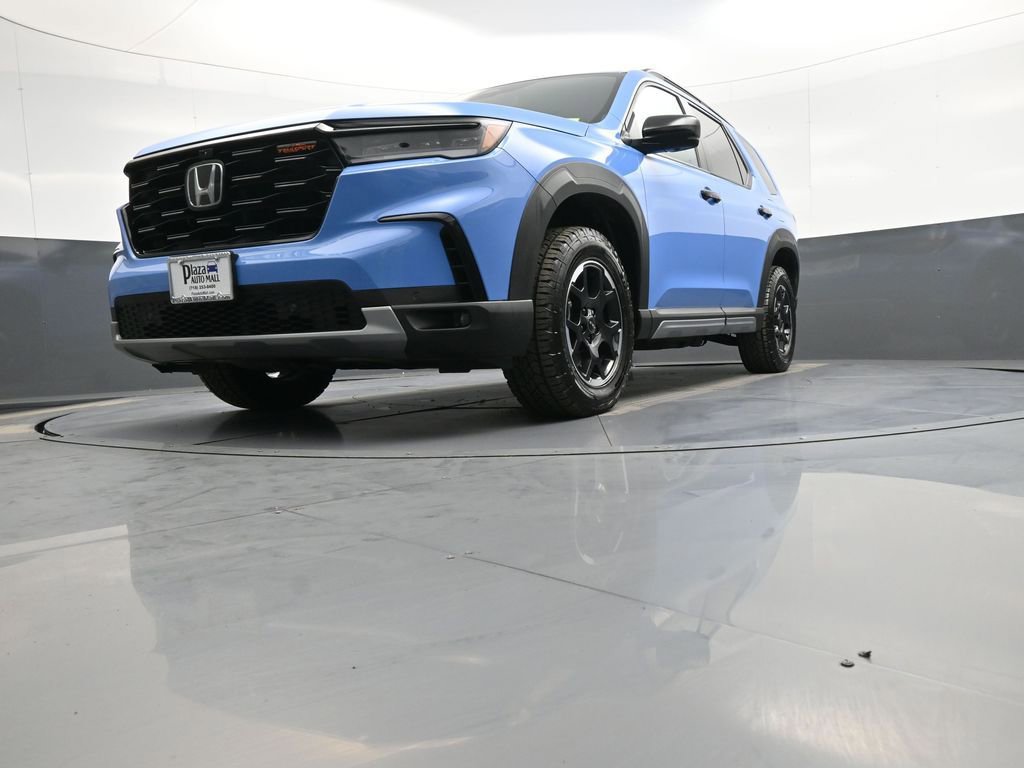 Used 2025 Honda Pilot TrailSport image 28