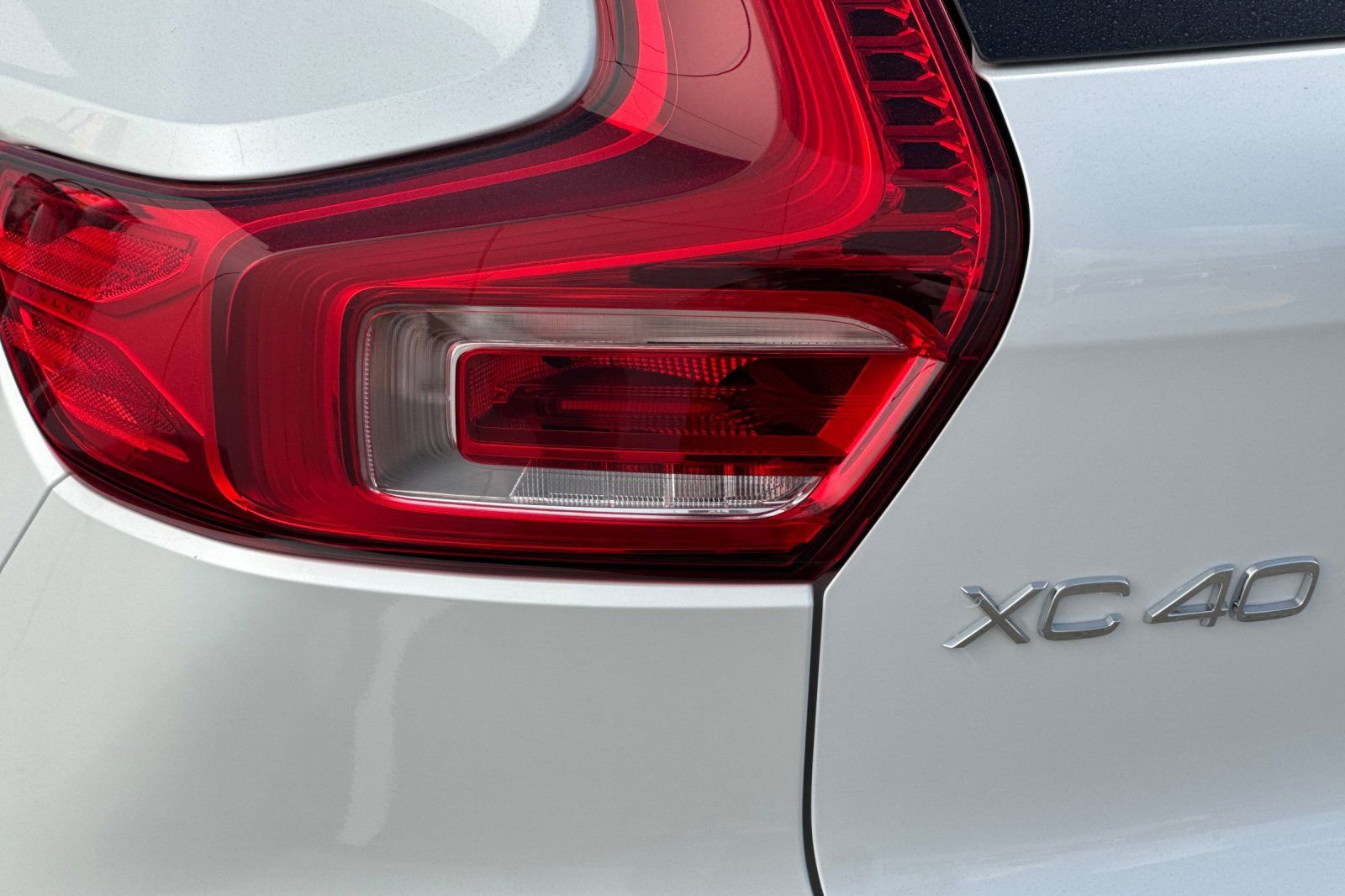 Certified 2026 Volvo XC40 B5 Plus w/ Protection Package Premier AWD/4WD image 33
