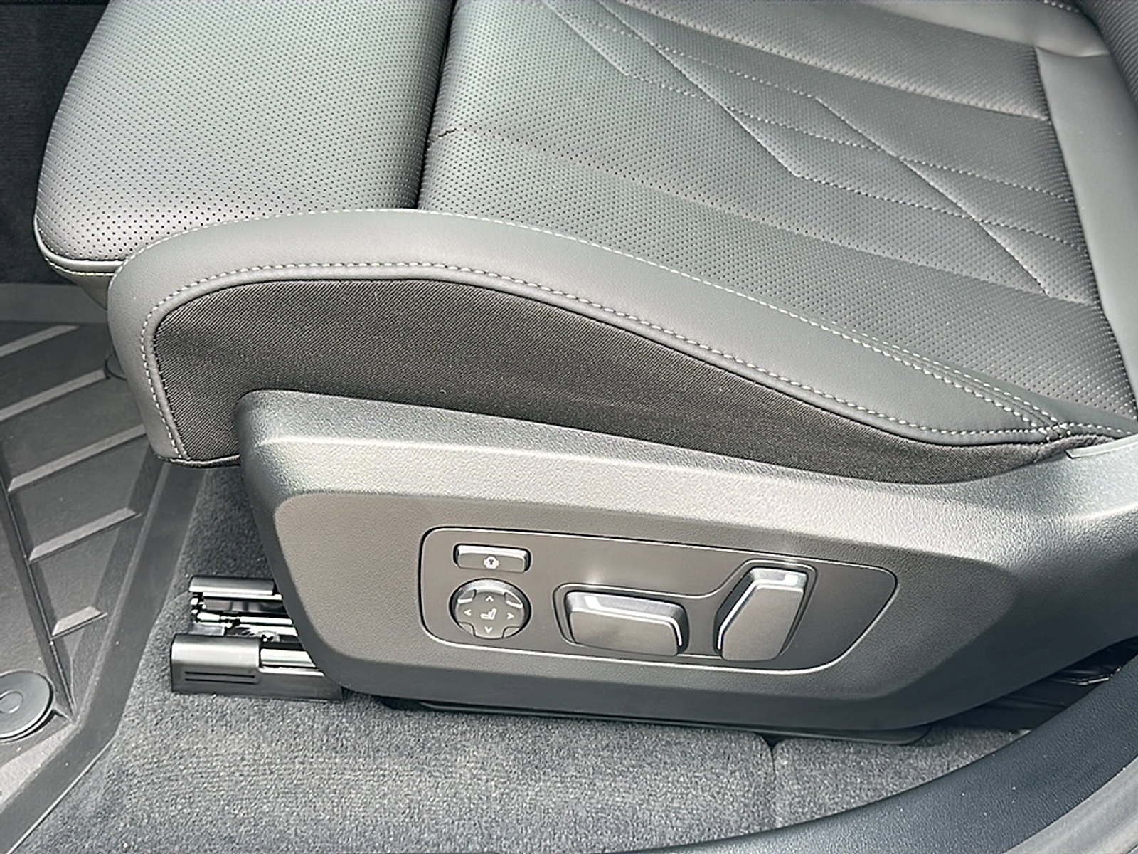 New 2026 BMW X3 xDrive30 w/ Premium Package image 12