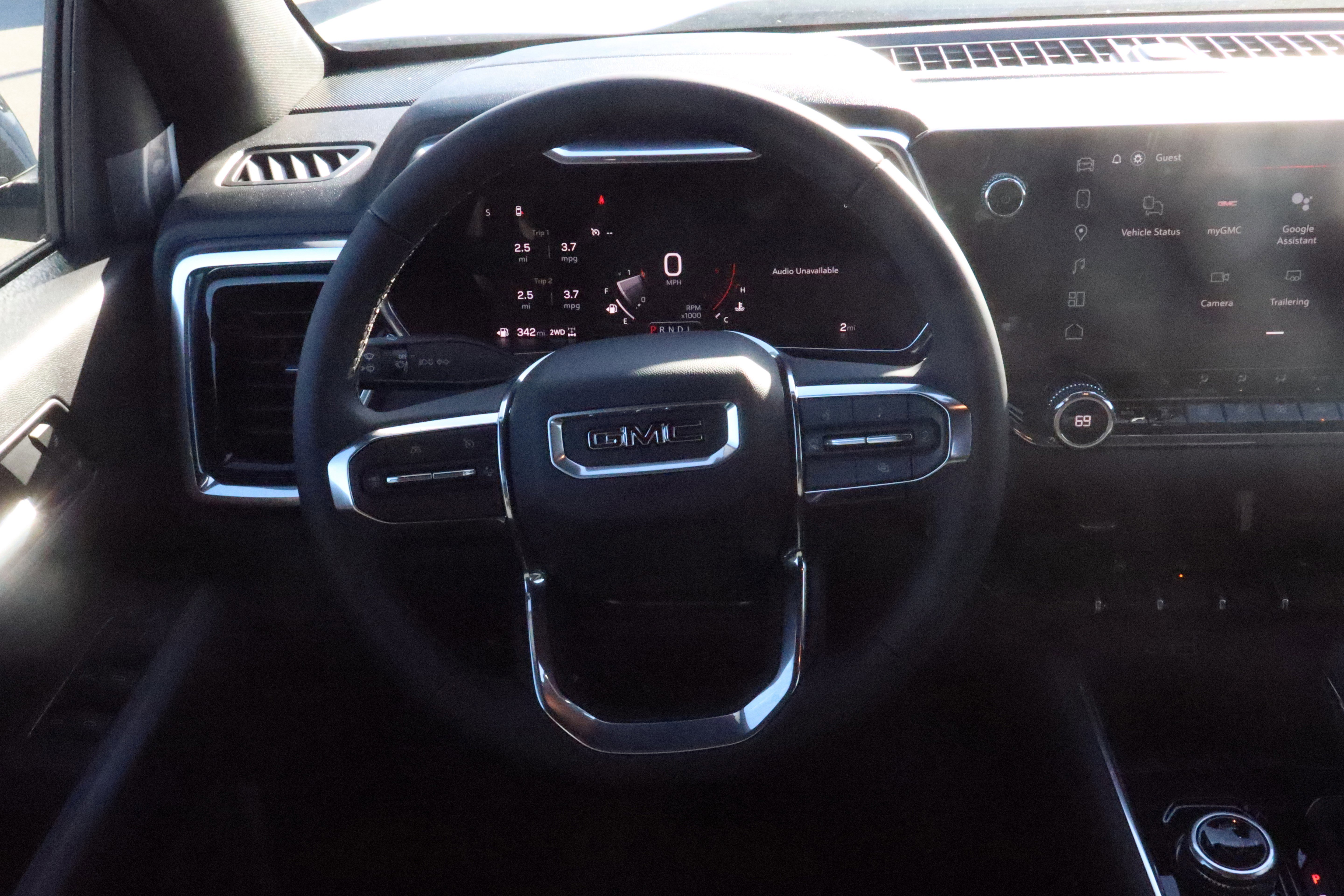 New 2026 GMC Canyon Elevation w/ Convenience Package image 9