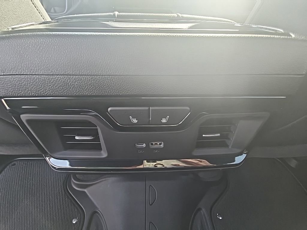 New 2026 GMC Sierra 1500 AT4 w/ Technology Package image 15