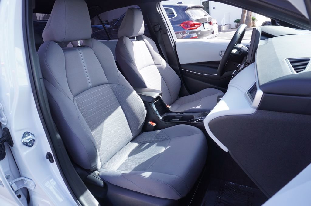 Used 2025 Toyota Corolla SE image 12