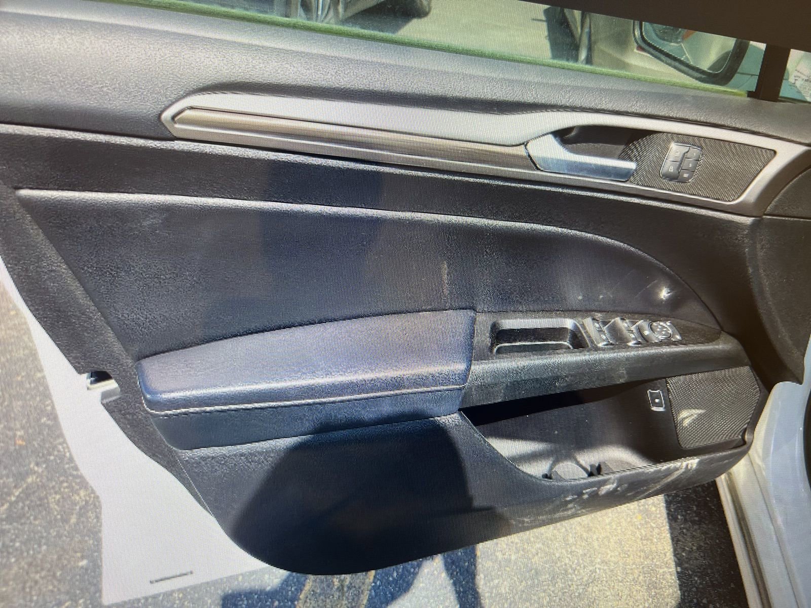 Used 2018 Ford Fusion SE w/ Equipment Group 602A FWD image 10