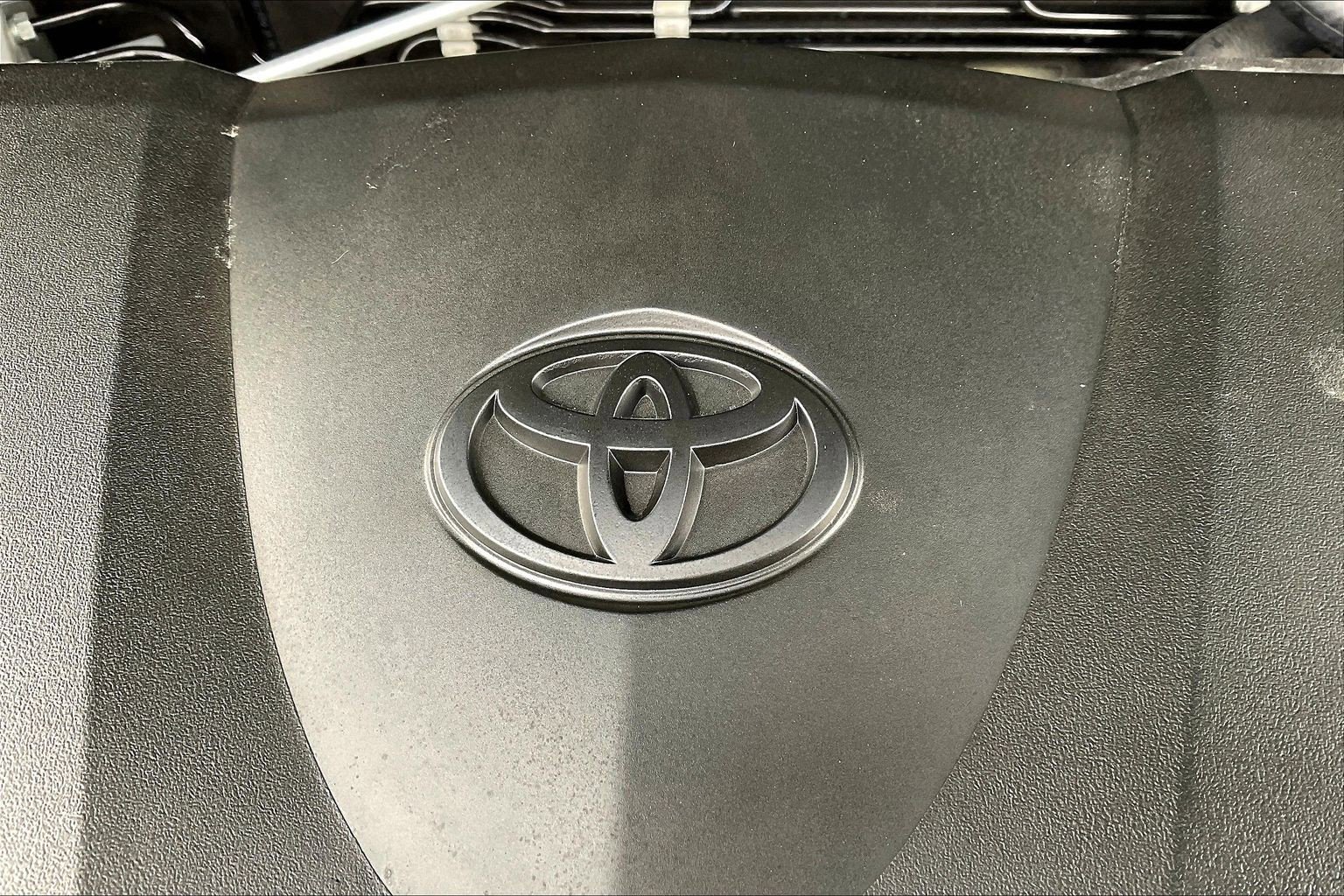 Used 2019 Toyota RAV4 XLE AWD/4WD image 31