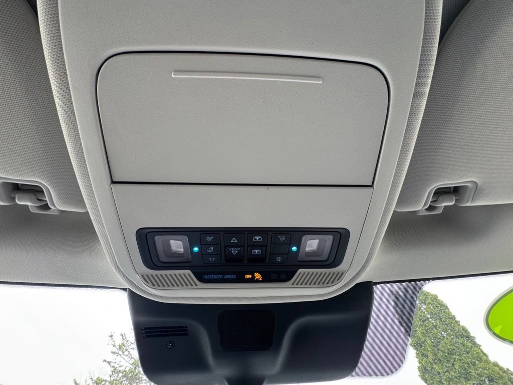 Used 2025 Ford Expedition Platinum w/ Platinum Ultimate Package AWD/4WD image 30
