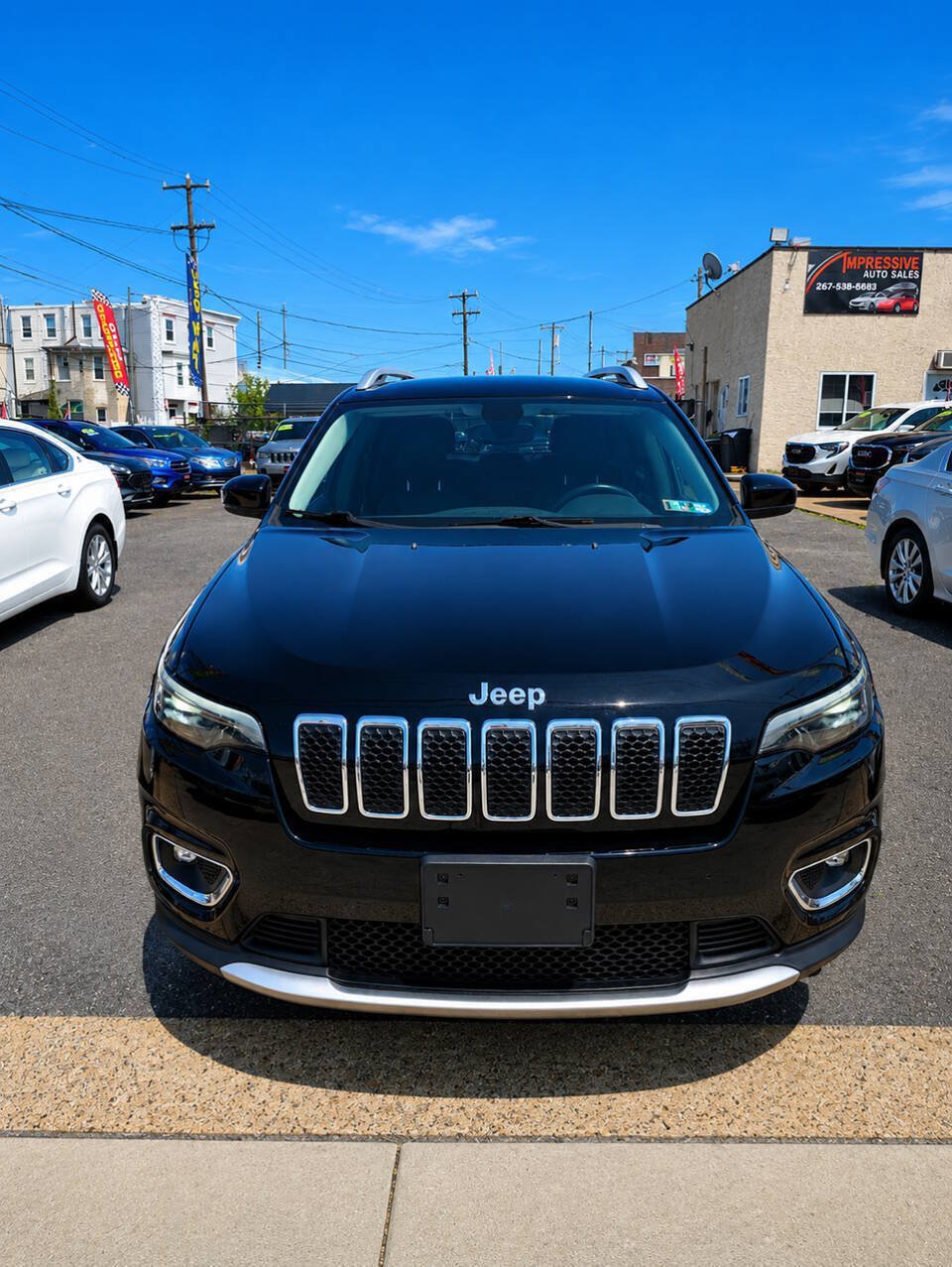Used 2019 Jeep Cherokee Limited AWD/4WD image 3