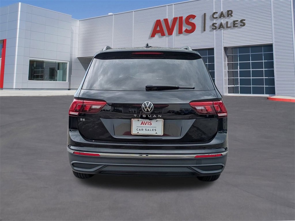 Used 2024 Volkswagen Tiguan SE image 5