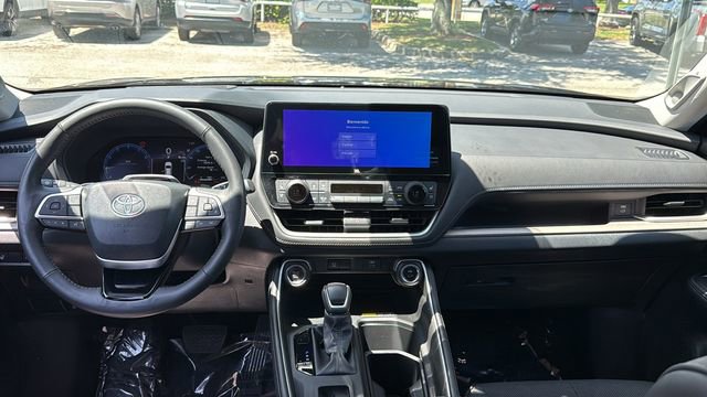 Certified 2024 Toyota Grand Highlander AWD image 13
