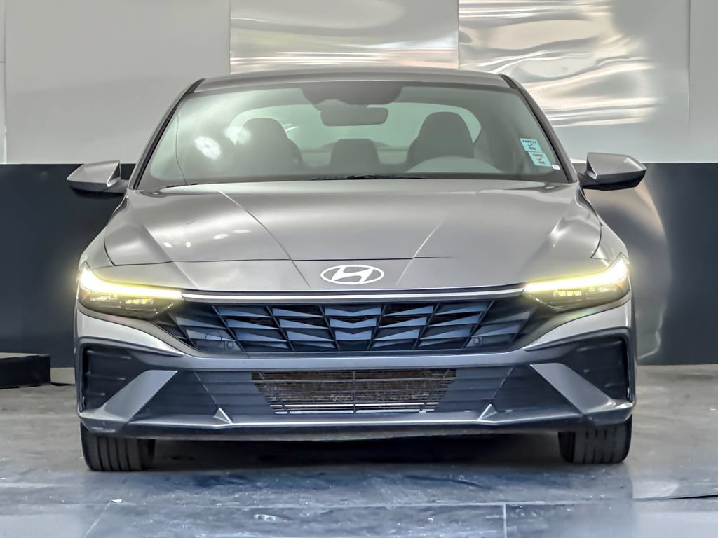 Used 2024 Hyundai Elantra SEL FWD image 8