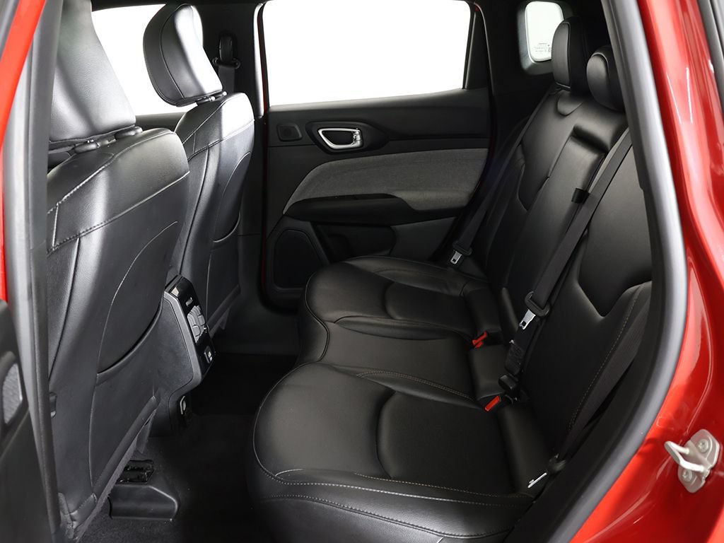 Used 2024 Jeep Compass Latitude w/ Sun and Sound Group AWD/4WD image 34