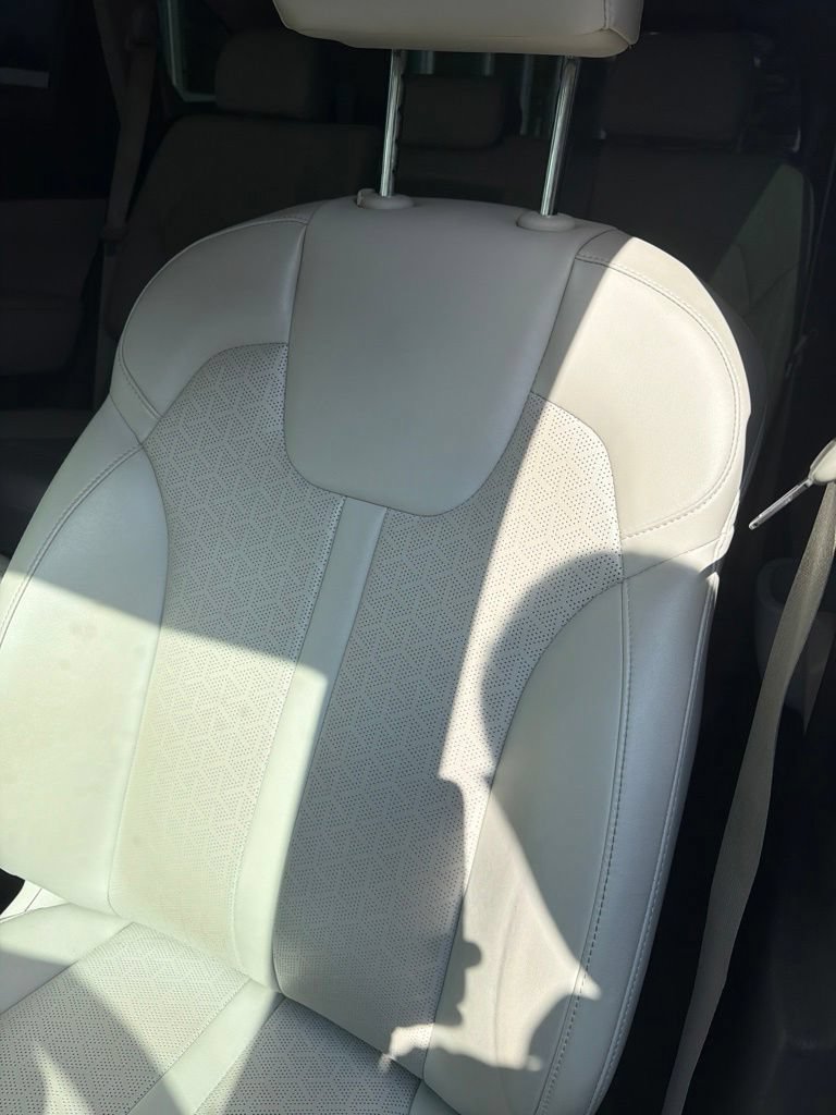 Used 2022 Kia Sorento S w/ Panoramic Sunroof Package AWD/4WD image 5