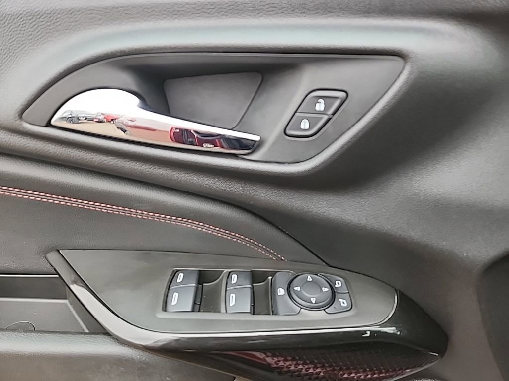 Certified 2024 Chevrolet Trax RS FWD image 30