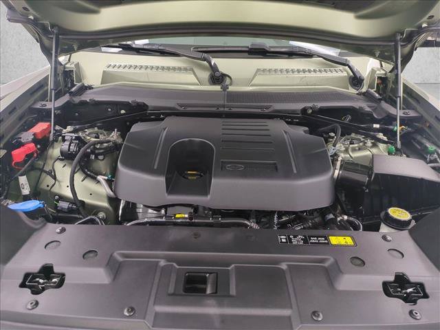 Certified 2025 Land Rover Defender 110 S AWD/4WD image 27