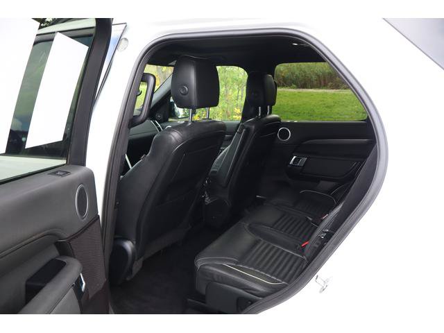 Used 2017 Land Rover Discovery HSE AWD/4WD image 6