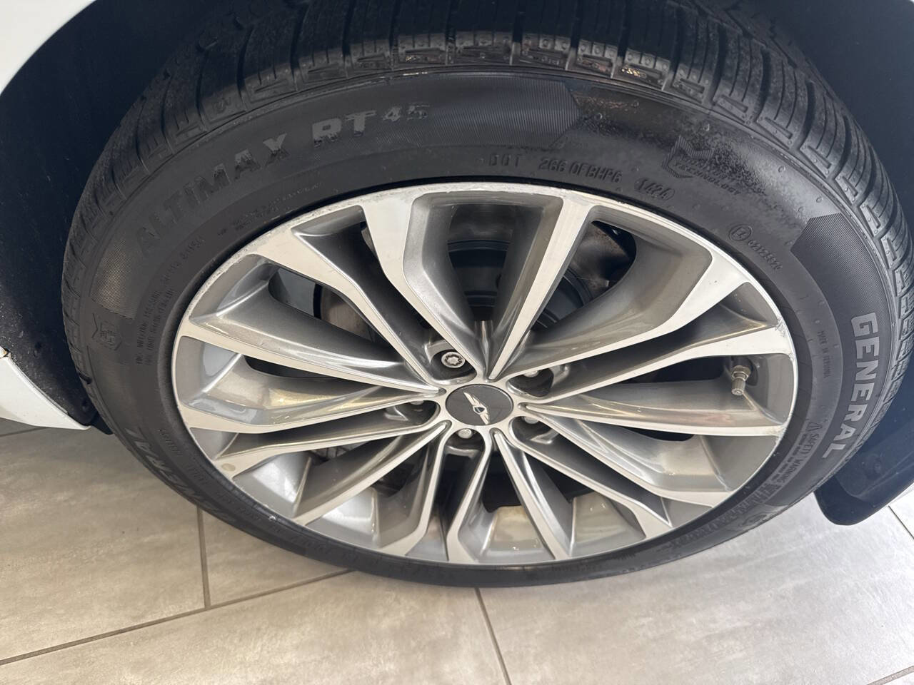 Used 2015 Hyundai Genesis 3.8 AWD/4WD image 10