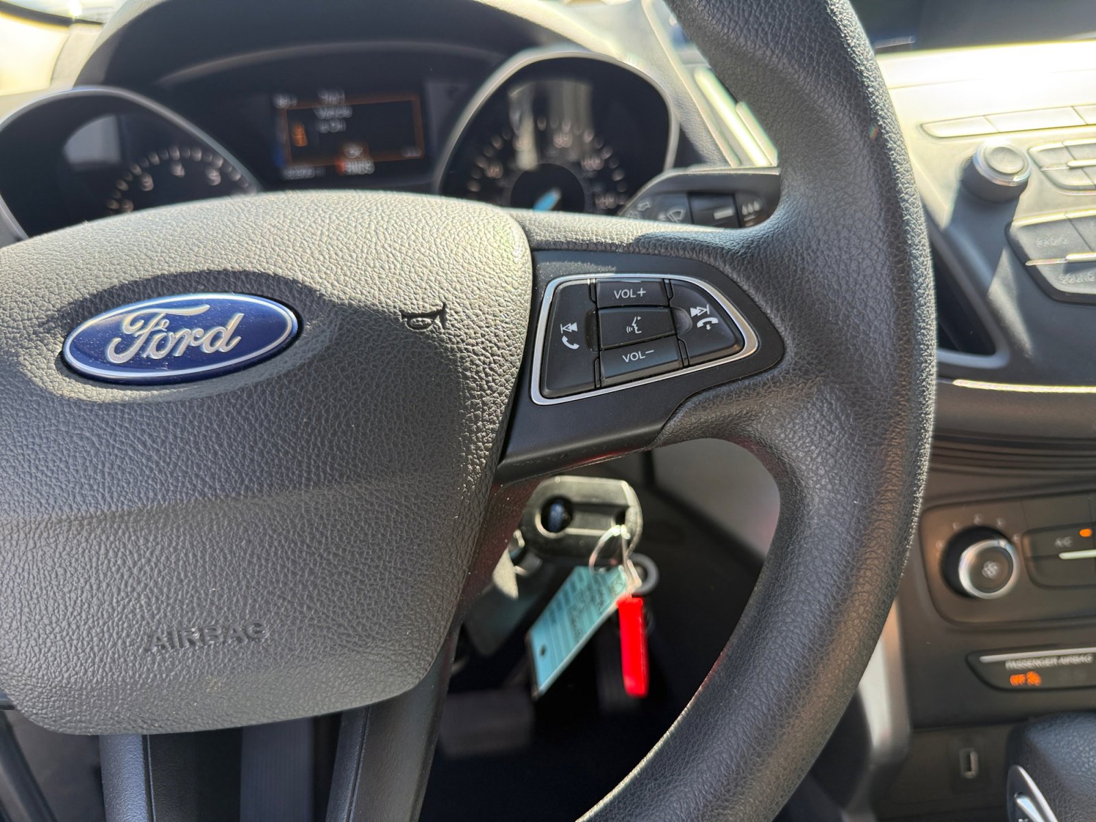 Used 2019 Ford Escape S image 18