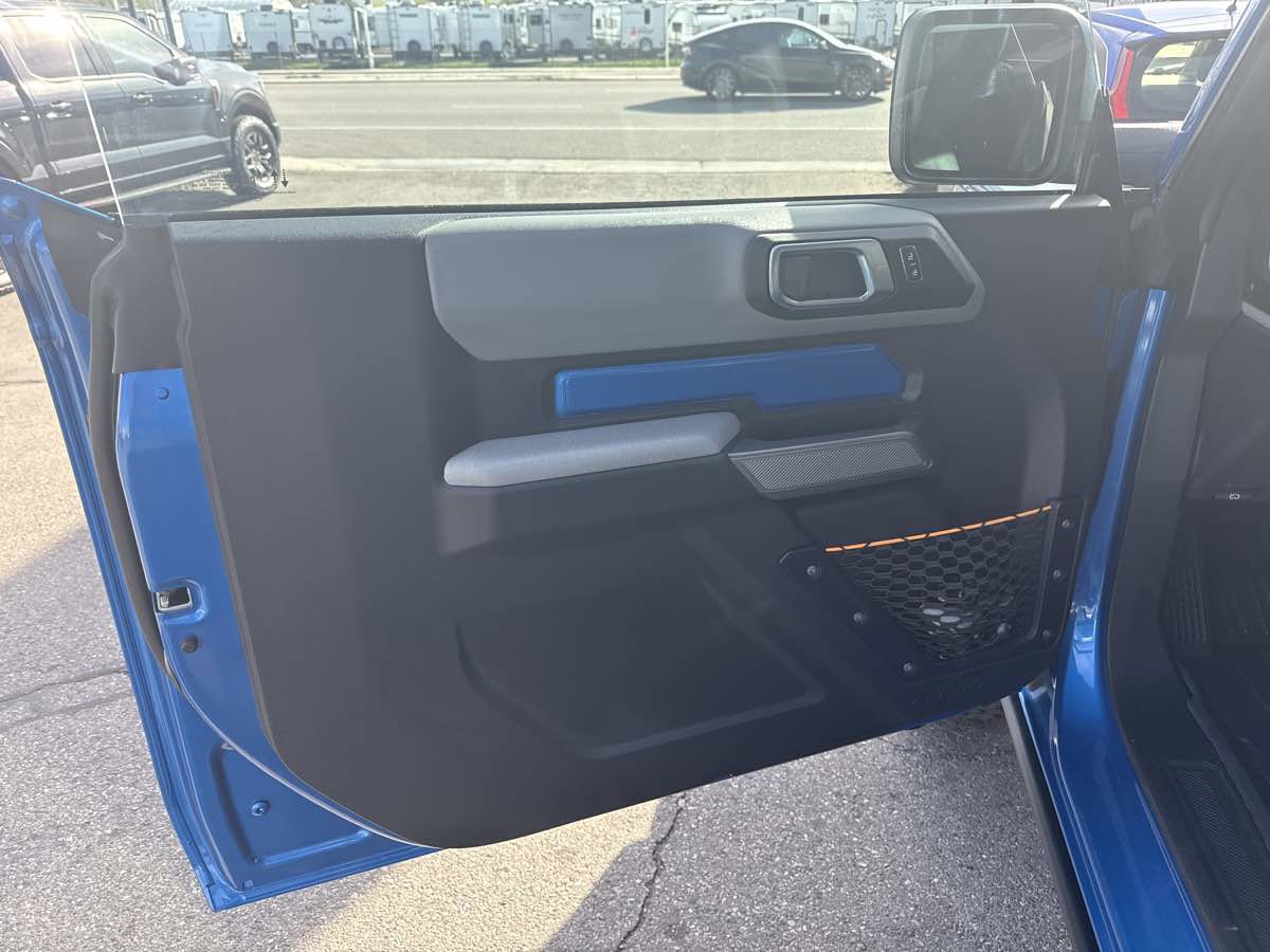 Used 2023 Ford Bronco Badlands image 13