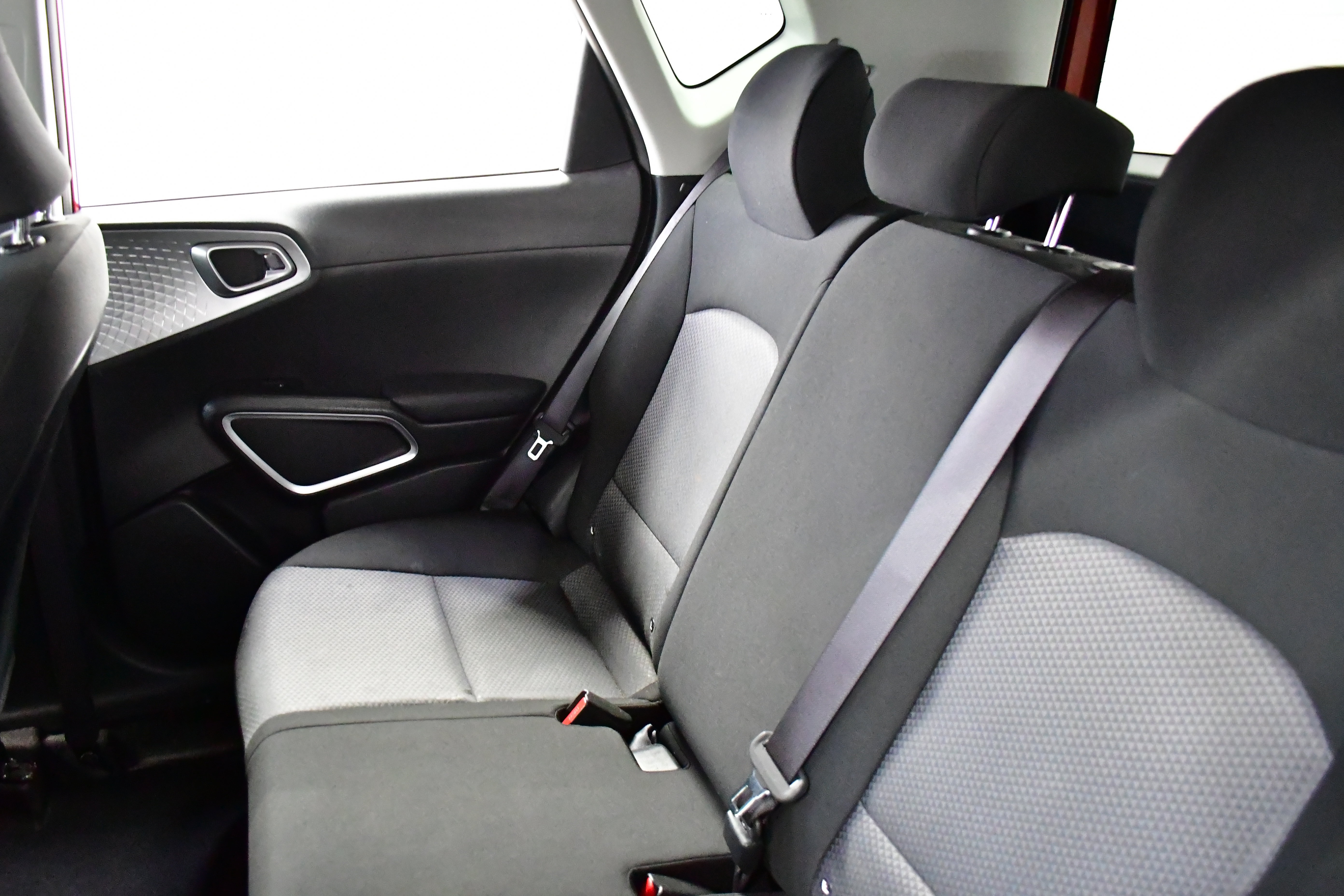 Used 2025 Kia Soul LX w/ LX Technology Package FWD image 10