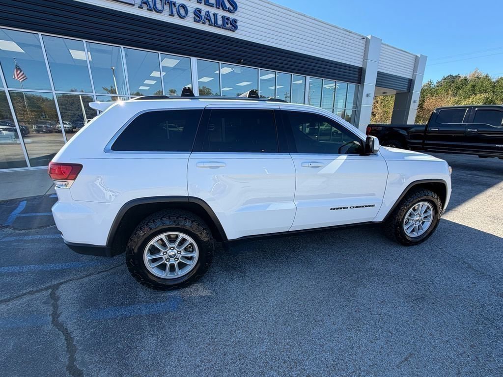Used 2020 Jeep Grand Cherokee Laredo image 5