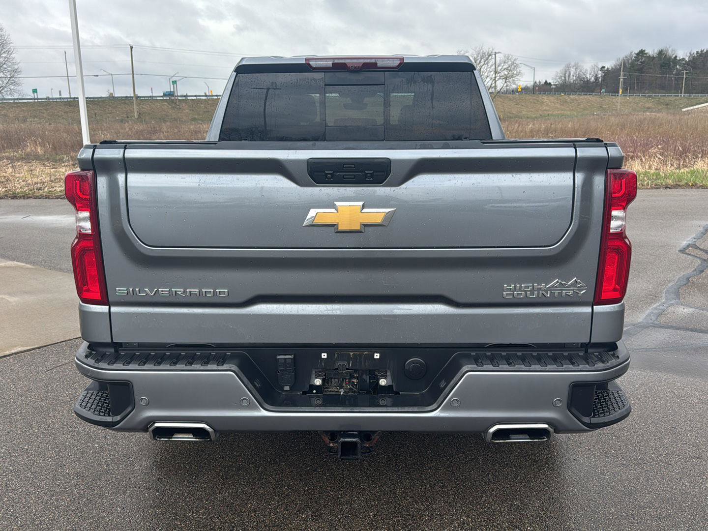 Used 2022 Chevrolet Silverado 1500 High Country w/ Technology Package image 4