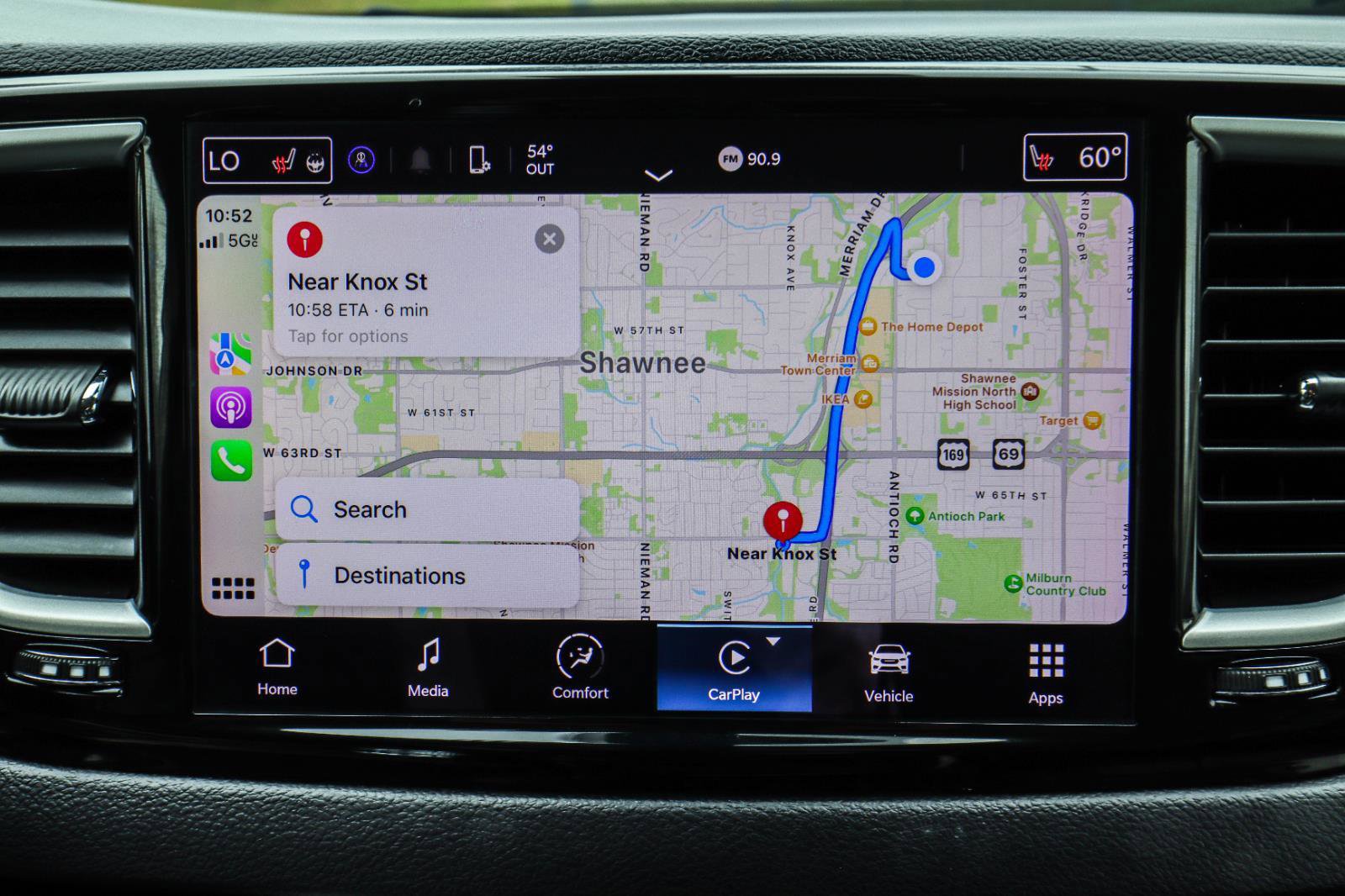Used 2023 Chrysler Pacifica Touring-L FWD image 7