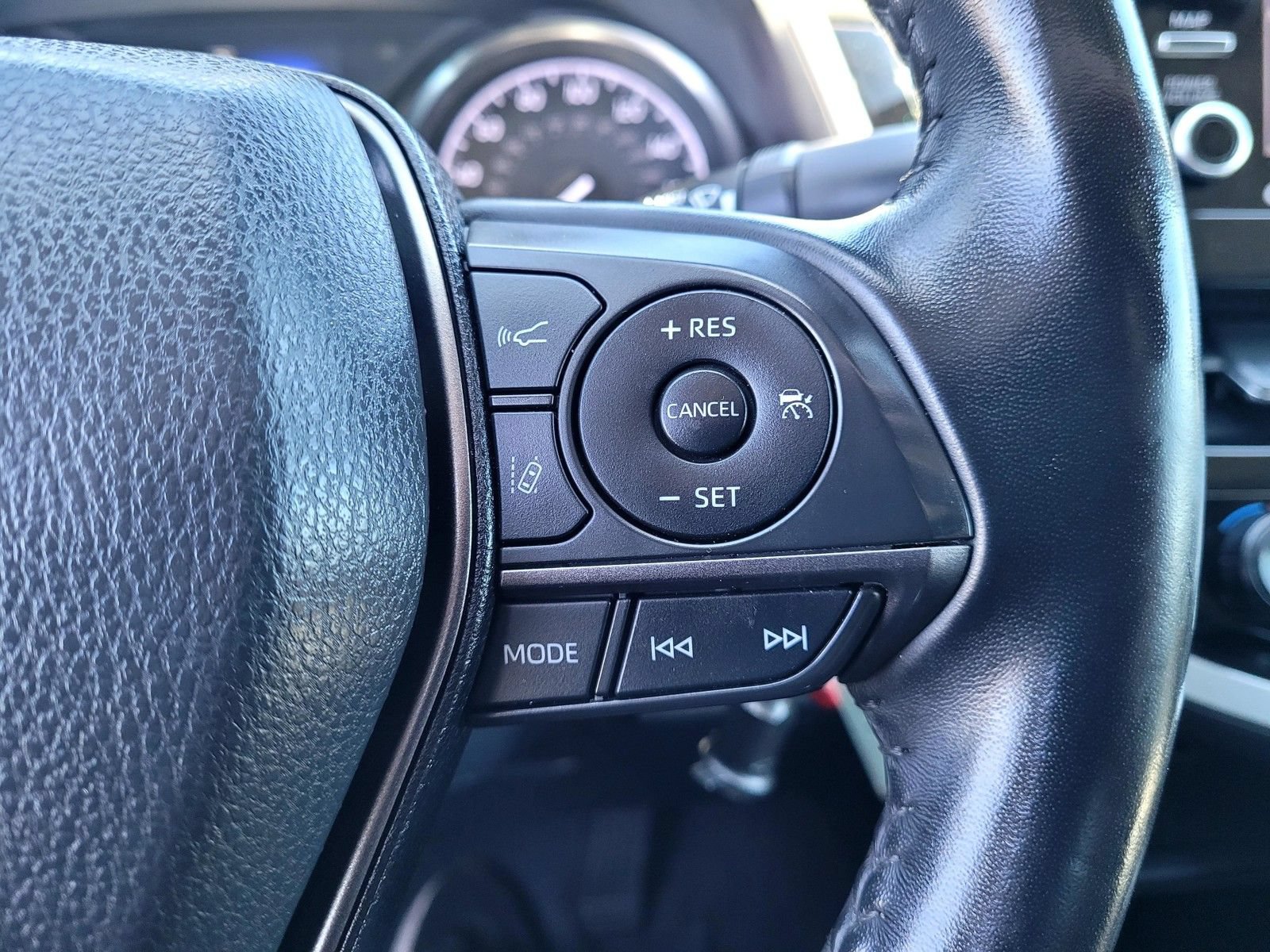 Used 2021 Toyota Camry SE FWD image 29