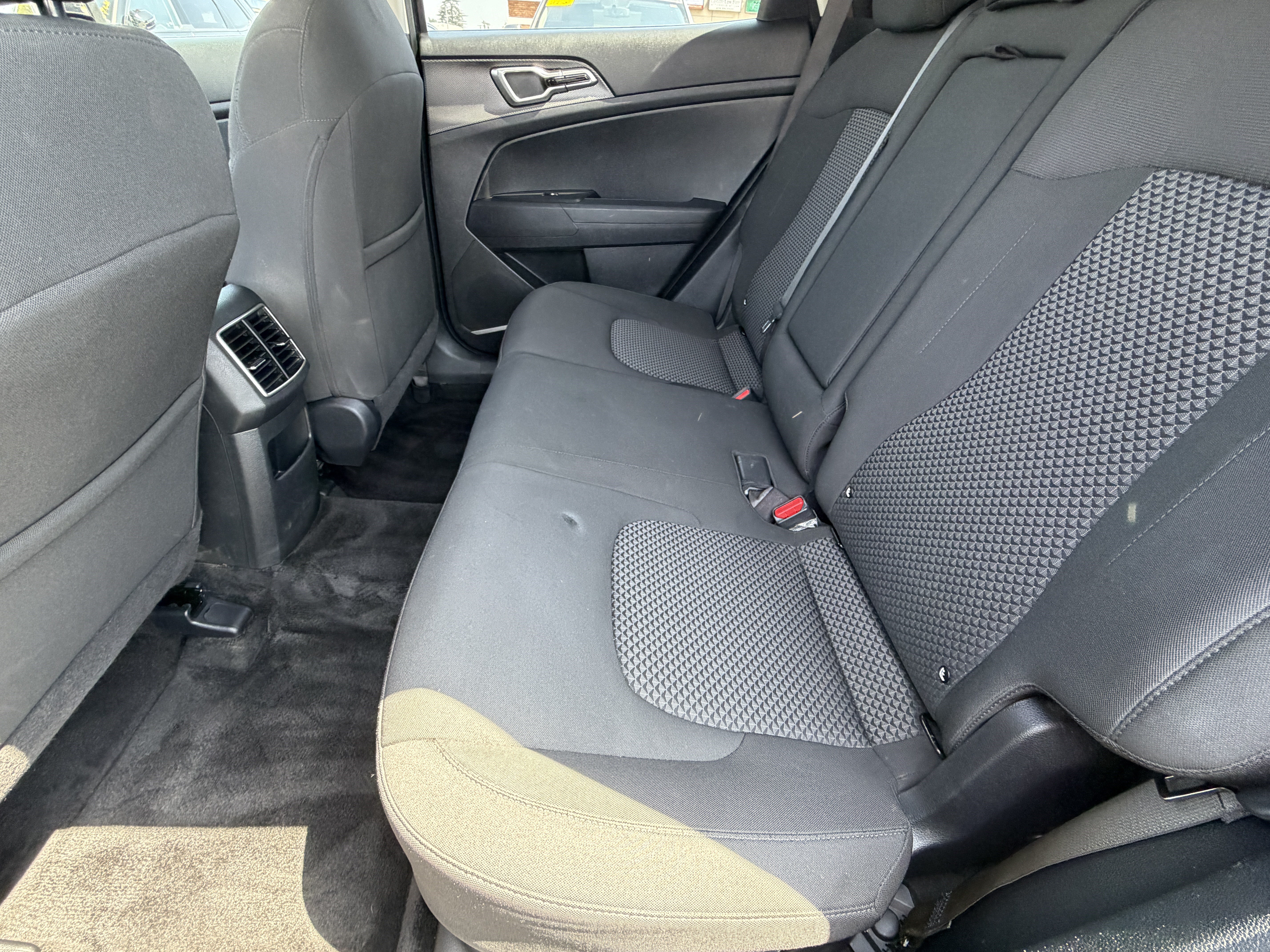 Used 2025 Kia Sportage LX FWD image 25