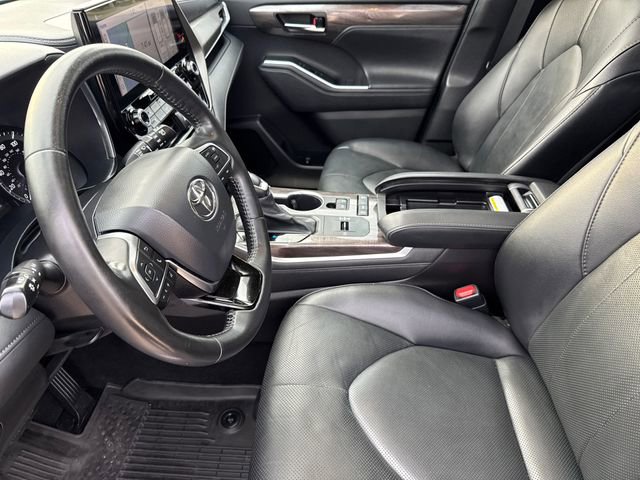 Used 2021 Toyota Highlander Limited FWD image 21