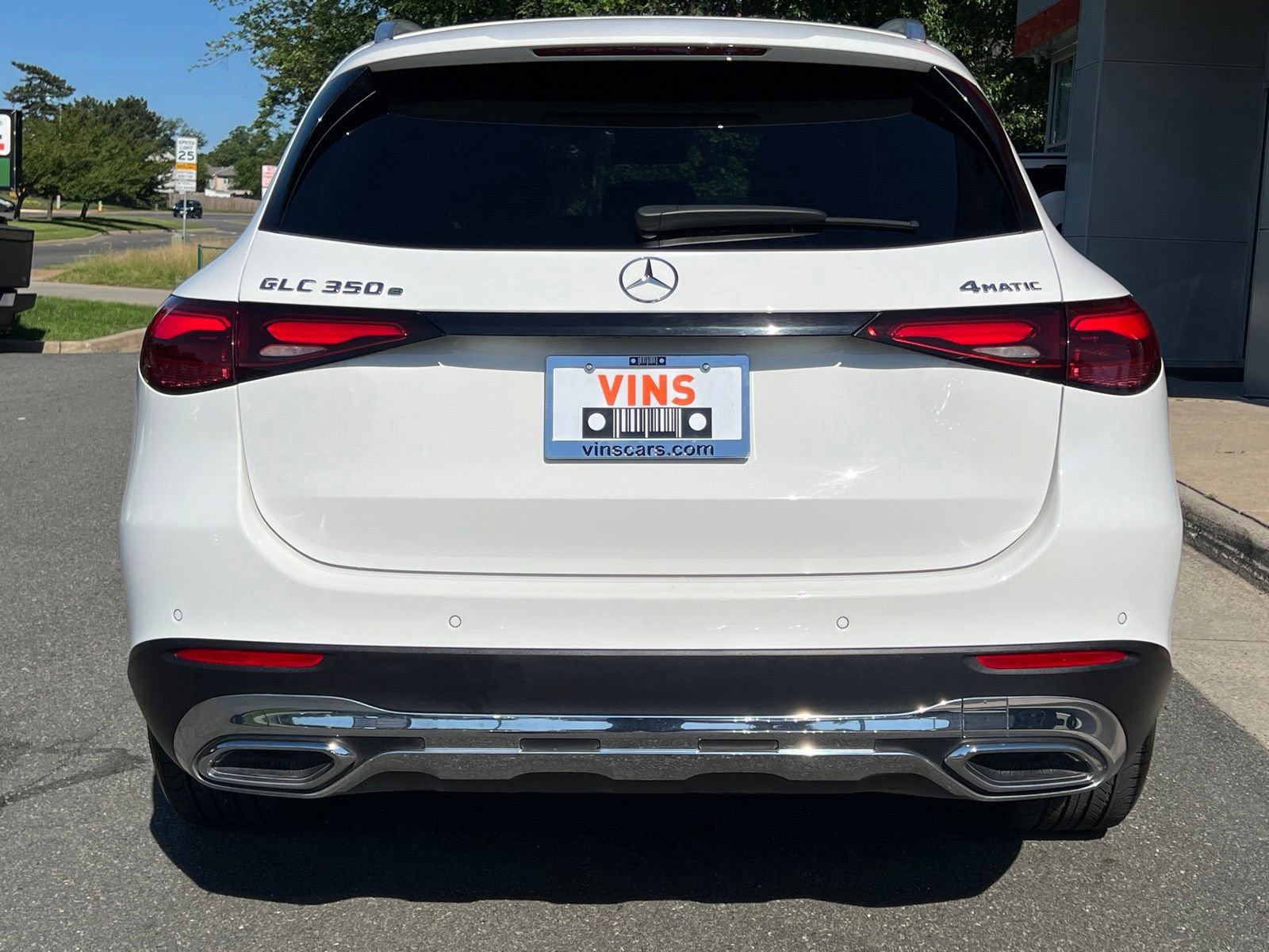 Used 2025 Mercedes-Benz GLC 350e 4MATIC w/ Advanced USB Package image 37