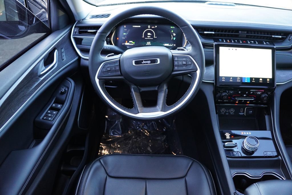 Used 2023 Jeep Grand Cherokee 30th Anniversary AWD/4WD image 21